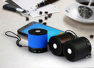 其他數碼產品-深圳藍牙工廠 FM收音機 插TF卡 無線連接 智能藍牙音響 S12.